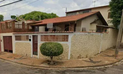 Casa com 5 quartos à venda na Rua Nicolau Cerone, 109, Vila Miguel Vicente Cury, Campinas, 172 m2 por R$ 480.000