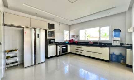 Vendo Excelente Casa Duplex Condomínio Club Green Club II com 4 Suítes - Parnamirim/RN
