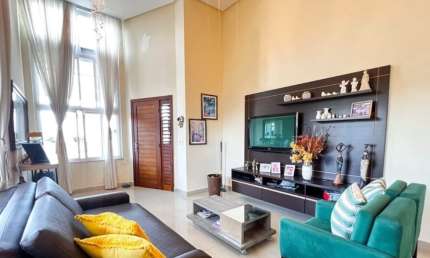 Vendo excelente casa no Green Club 1 com 255 metros quadrados