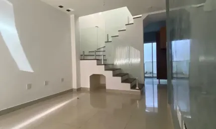 Vendo casa em condomínio fechado com 3 quartos com 77 metros quadrados