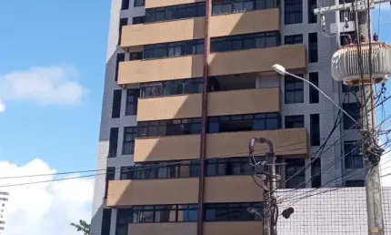 Alugo excelente apartamento com 3 quartos e 150 metros quadrados