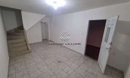 Casa com 3 quartos para alugar no Nova Gerty, São Caetano do Sul  por R$ 4.800