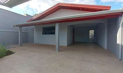 Excelente casa à venda em bairro nobre de Mogi Mirim-SP