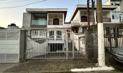 Amplo sobrado de 349m² distribuído em 3 andares - 3 dormitórios - 1 suíte - Vila Invernada - São Paulo - S