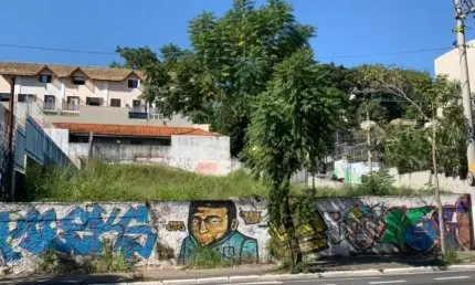 Terreno com 900 m² para alugar no Morumbi em São Paulo - SP