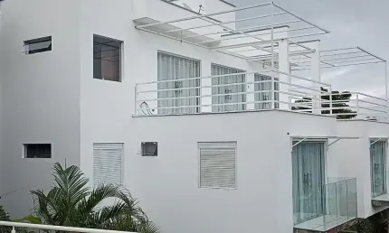 Lindo Sobrado para venda com 410 m² - 3 suítes, em Siriúba - Ilhabela - SP