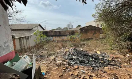 Terreno à venda no Centro, Araguari 