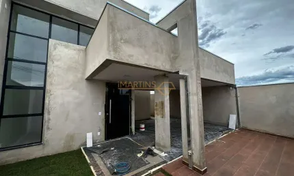Casa à venda no bairro Jardim Interlagos II - Araguari/MG