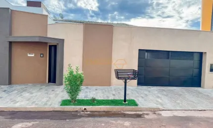 Casa à venda no bairro Jardim Interlagos I - Araguari/MG