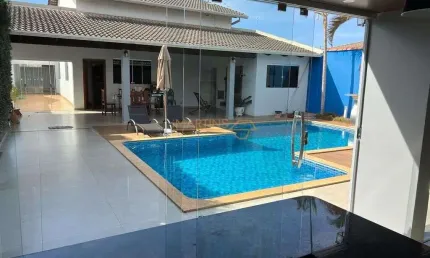 Casa com 3 quartos à venda no Jóquei Clube, Araguari 