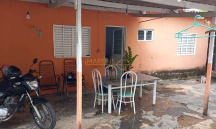 Casa com 2 quartos à venda no Santiago, Araguari 