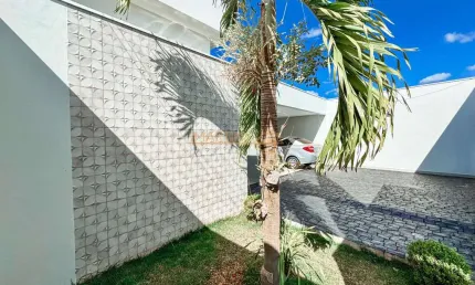 Casa à venda no bairro Jardim Interlagos II - Araguari/MG