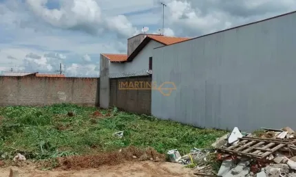 Terreno à venda no bairro Jardim Interlagos I - Araguari/MG