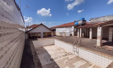 Casa com 3 quartos à venda no Centro, Araguari 