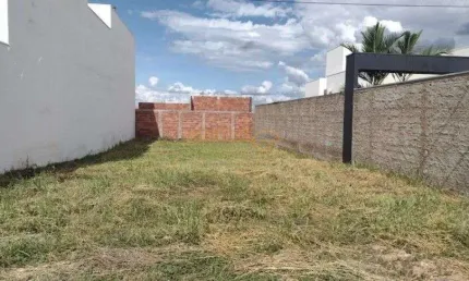 Terreno à venda na Praça Gaioso Neves, Centro, Araguari