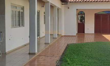 Casa com 3 quartos à venda no Industrial, Araguari 