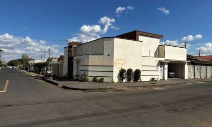Casa com 2 quartos à venda no Industrial, Araguari 