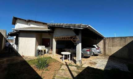 Casa à venda no bairro Jardim Interlagos I - Araguari/MG