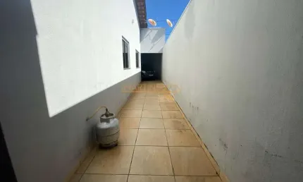 Casa à venda no bairro Portal do Cerrado III - Araguari/MG