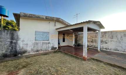 Casa com 3 quartos à venda na 1, Goiás, Araguari