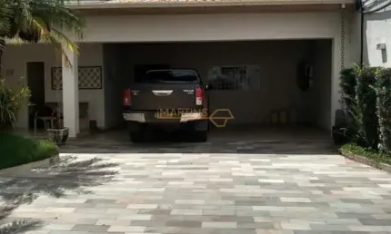 Casa com 3 quartos à venda no Sibipiruna, Araguari 