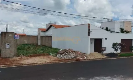 Terreno à venda no bairro Jardim Interlagos III - Araguari/MG