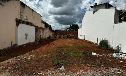Terreno à venda no Centro, Araguari 