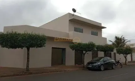 Casa à venda no bairro Santa Terezinha - Araguari/MG