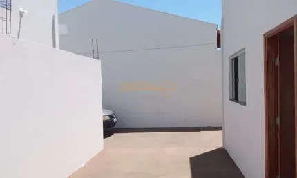 Casa à venda no bairro Parque dos Verdes - Araguari/MG