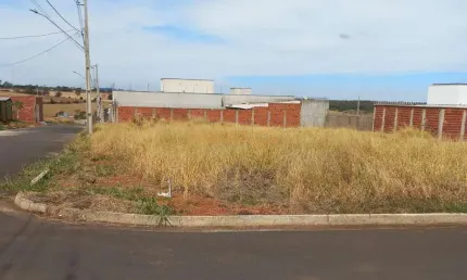 Terreno à venda no Bosque, Araguari 