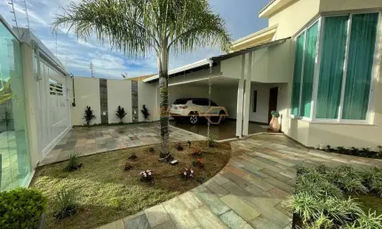 Casa com 4 quartos à venda no Bosque, Araguari 