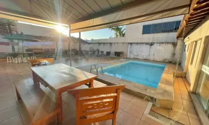 Casa com 3 quartos à venda no Centro, Araguari 