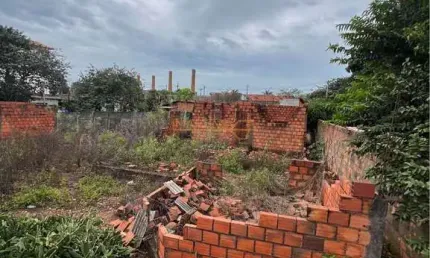 Terreno à venda no bairro Morada de Fátima - Araguari/MG
