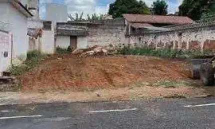 Terreno à venda no Centro, Araguari 