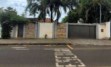Casa com 4 quartos à venda na Praça Gaioso Neves, Paraíso, Araguari