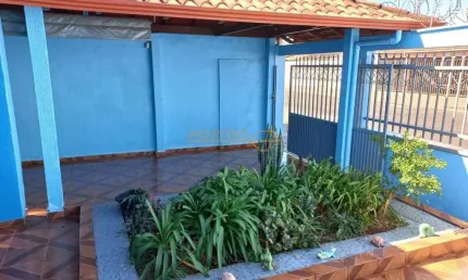 Casa com 3 quartos à venda no Jóquei Clube, Araguari 