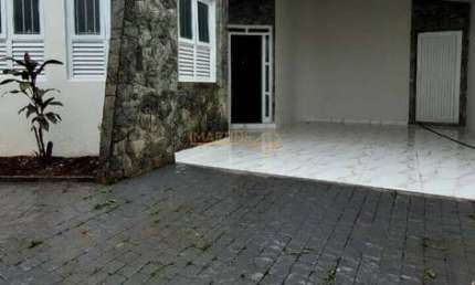 Casa com 3 quartos à venda na Praça Gaioso Neves, Jardim Regina, Araguari