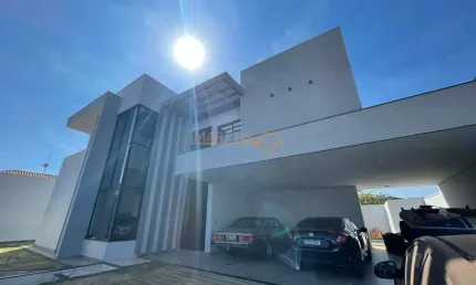 Casa com 5 quartos à venda no Centro, Araguari 