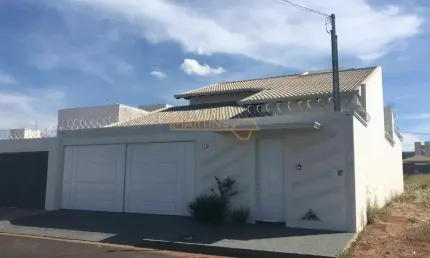 Casa à venda no bairro Jardim Interlagos I - Araguari/MG