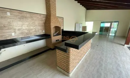 Casa para Venda, Araguari / MG, bairro Aeroporto Sul, 3 dormitórios, 1 suíte, 3 banheiros, 4 vagas de garagens, área total 416,00 m²