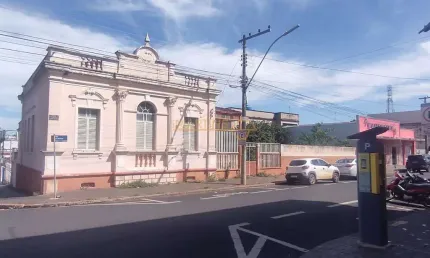 Casa com 1 quarto à venda no Centro, Araguari 