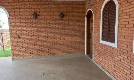 Casa com 4 quartos à venda no Jardim Regina, Araguari 