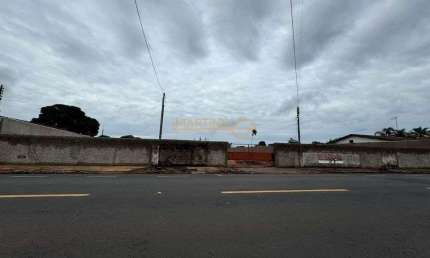 Terreno à venda na Praça Gaioso Neves, Goiás, Araguari