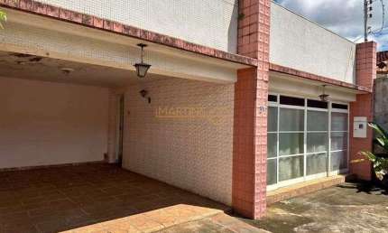 Casa com 3 quartos à venda na Praça Gaioso Neves, Centro, Araguari