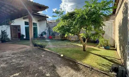 Casa à venda no bairro Jardim Interlagos I - Araguari/MG