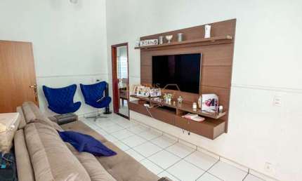 Casa com 3 quartos à venda na 1, 1, Goiás, Araguari