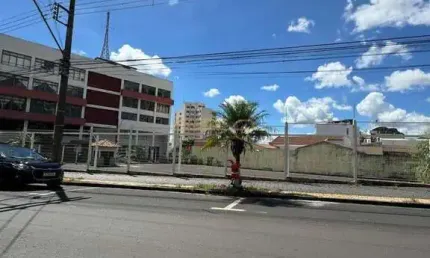 Terreno comercial para alugar na Praça Gaioso Neves, Centro, Araguari