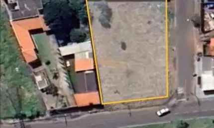Terreno à venda na Praça Gaioso Neves, Fátima, Araguari