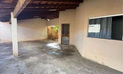 Casa com 2 quartos à venda na Praça Gaioso Neves, Bosque, Araguari