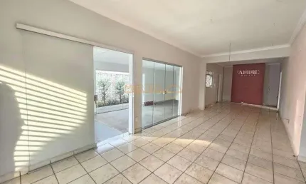 Casa com 3 quartos à venda na Praça Gaioso Neves, Centro, Araguari